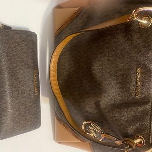Micheal Kors purse and wallet